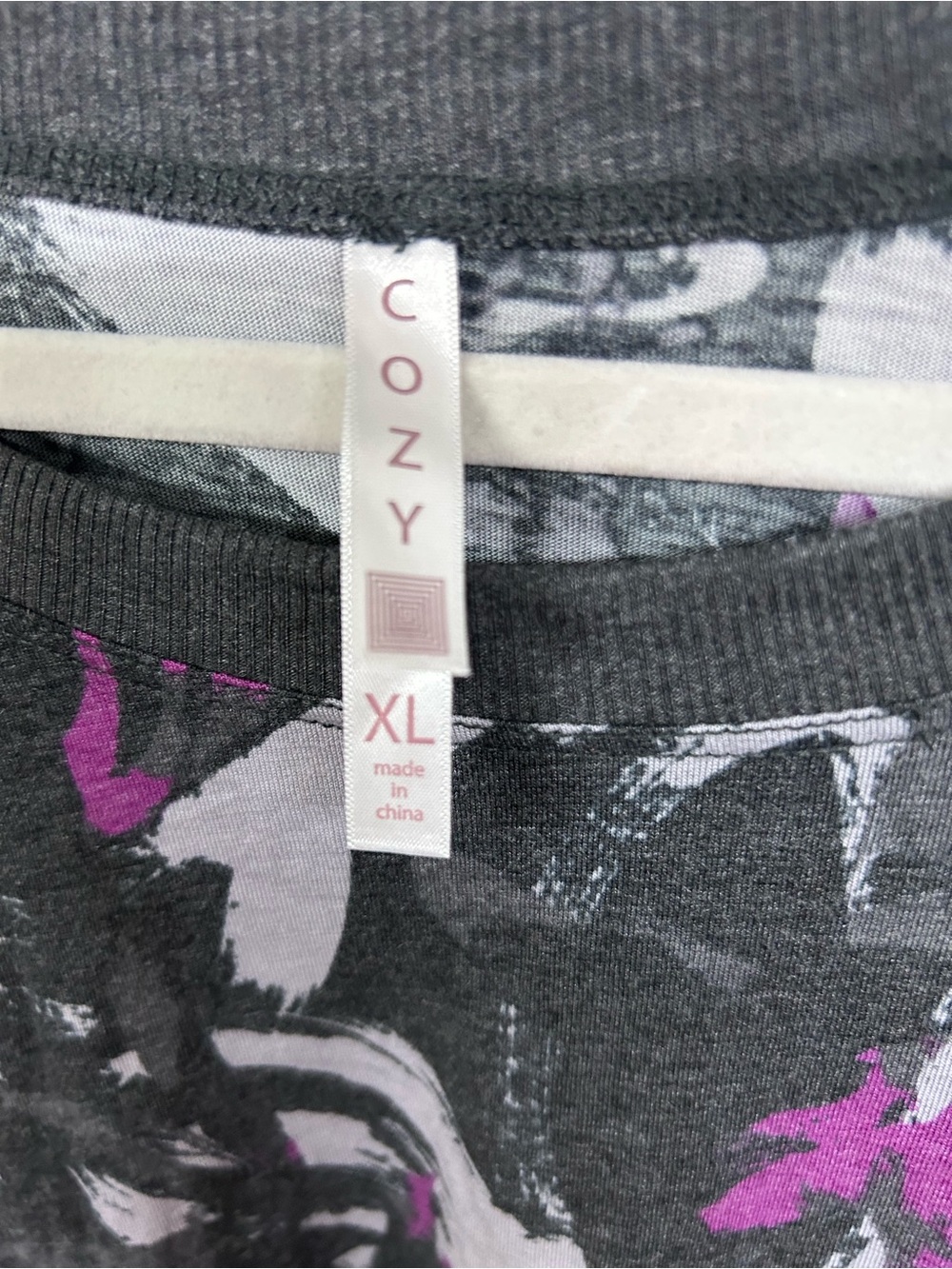 NWOT LulaRoe XL Cozy Kate Gray Floral 3/4 Sleeve Tee with Purple Highlights - Picture 2 of 4